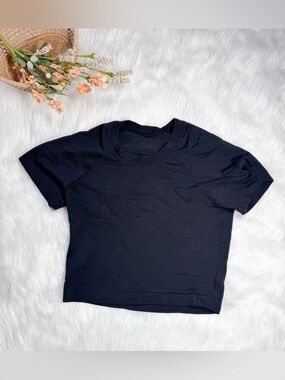 Lululemon black Swiftly Tech Cropped Short-Sleeve Shirt 2.0 size 4